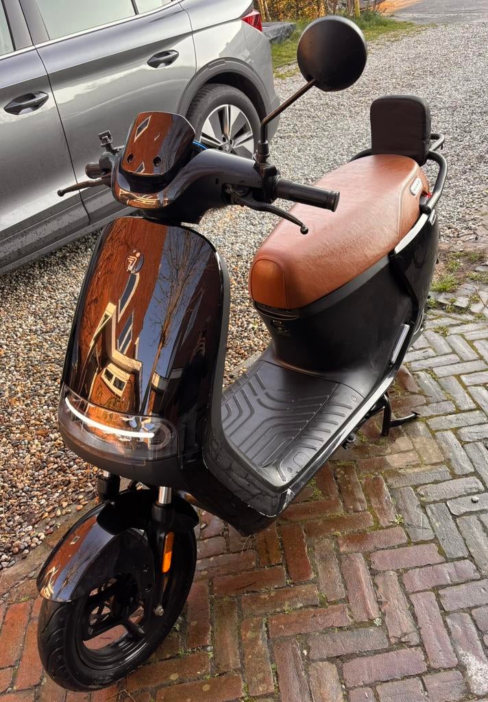 Segway E110S (geel kenteken), Fietsen en Brommers, Scooters | Overige merken, Ophalen, Zo goed als nieuw, Elektrisch