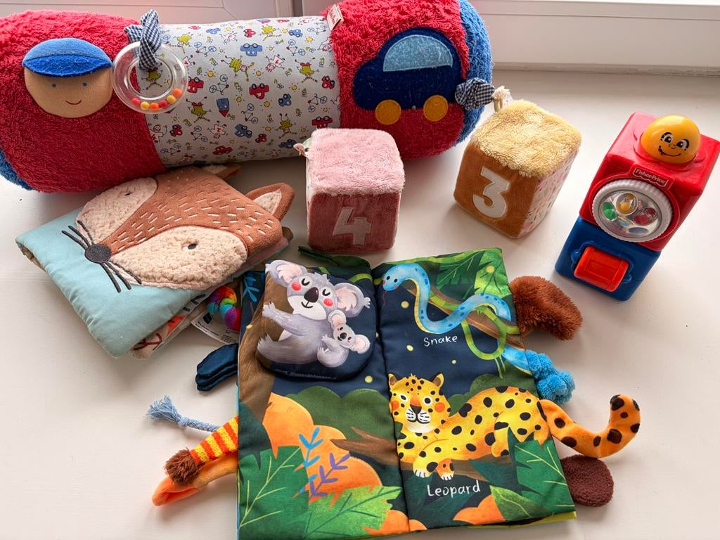 Diverse baby- en kinderspeeltjes: zachte boekjes, rammelaar, Ophalen, Gebruikt, Overige typen, Met geluid