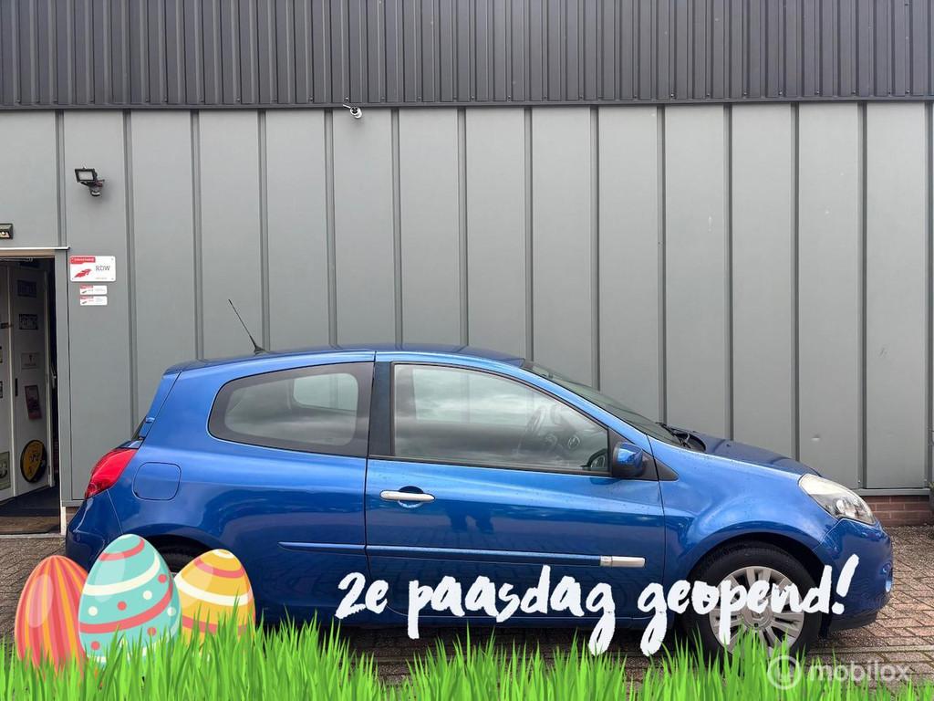 Renault Clio 1.2 TCe Collection NAP//AIRCO//CRUISE//TREKHAAK, Voorwielaandrijving, Euro 5, Blauw, 49 €/maand