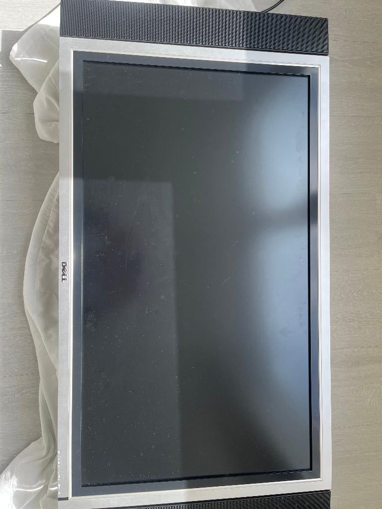 Oude DELL tv inclusief speakers en beugel, Gebruikt, 50 Hz, 80 tot 100 cm, Ophalen