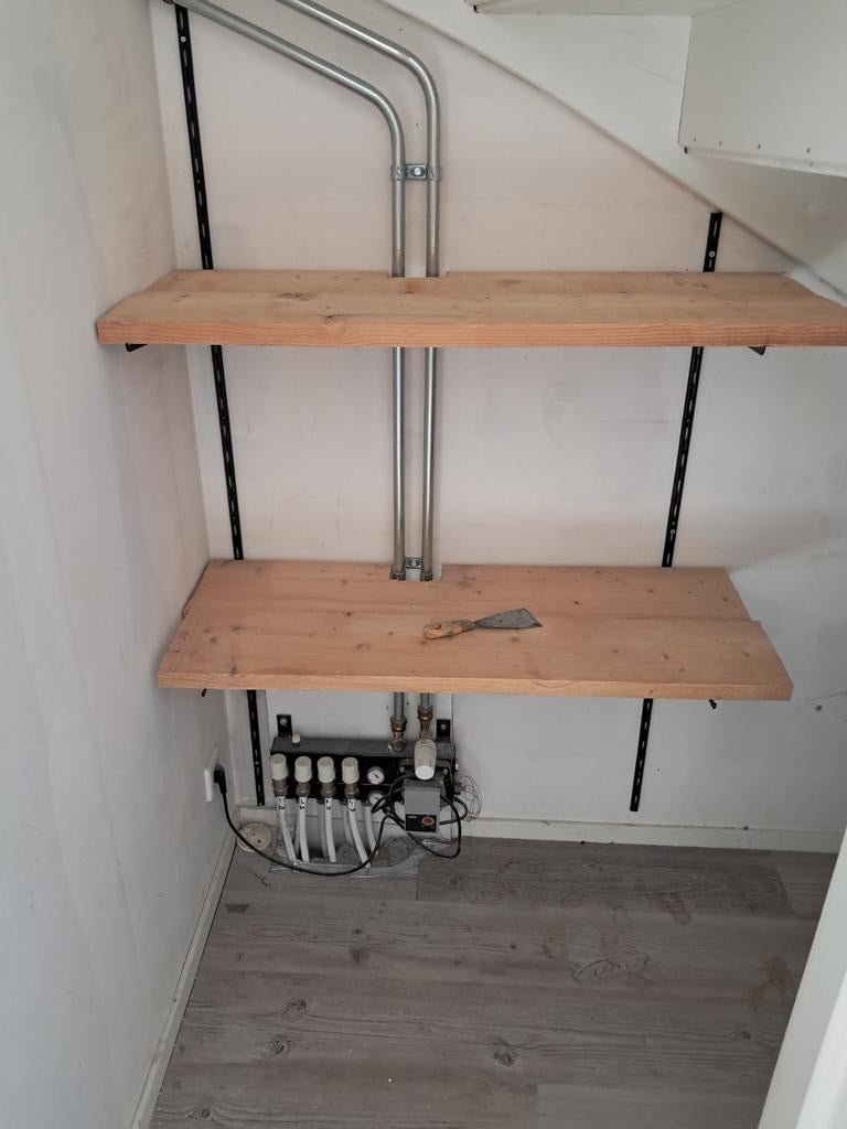 Wandplanken met dragers en rails, Ophalen, Gebruikt