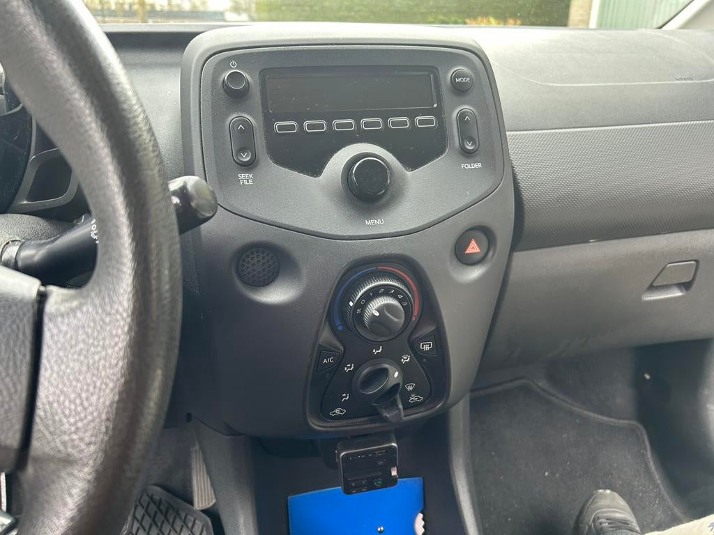 Toyota Aygo 1.0 12V Vvt-i Ddrs 2016 Wit, Auto's, Toyota, Voorwielaandrijving, Zwart, 4 stoelen, Wit