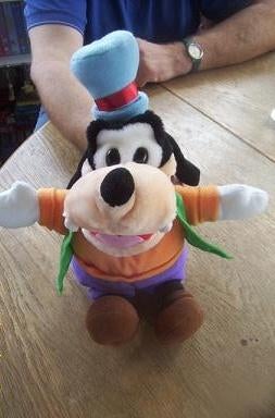 Disney Goofy pluche tasje 32cm, Verzamelen, Ophalen of Verzenden, Goofy of Pluto, Gebruikt, Beeldje of Figuurtje