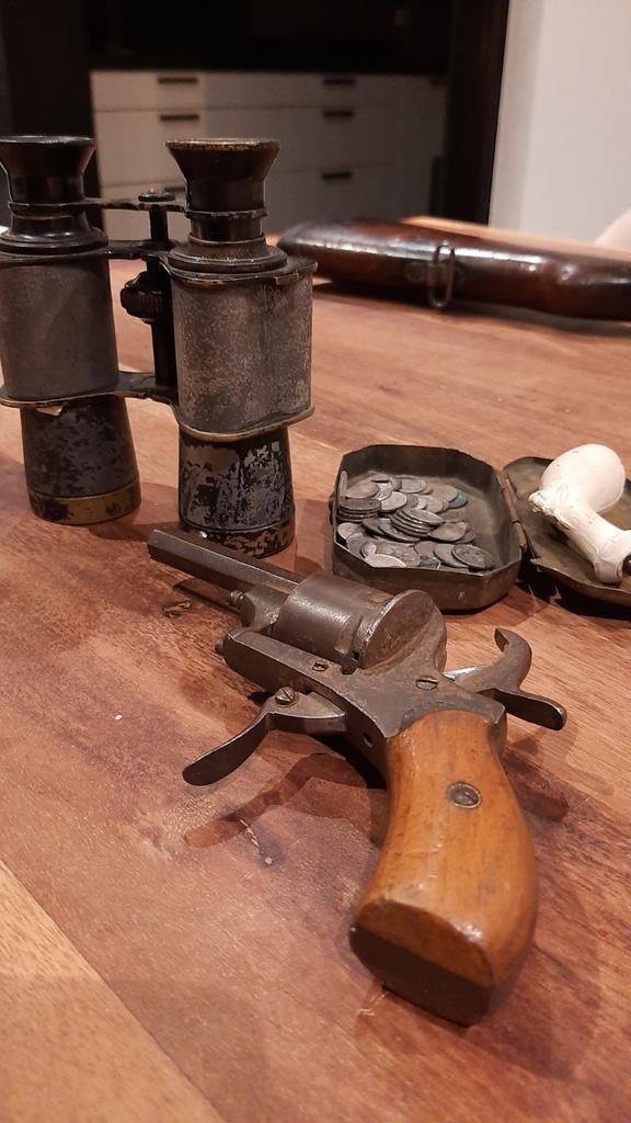 Ww1 verrekijker uit 1910 en penvuur revolver ., Ophalen of Verzenden, Landmacht, Nederland