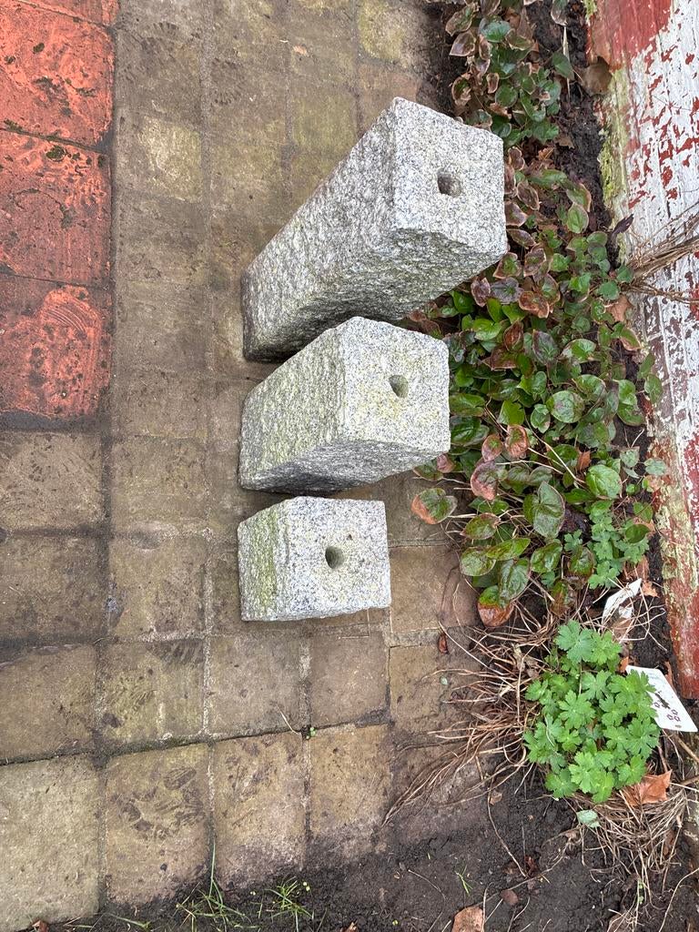 Set van 3 Natuurstenen Waterornamenten - Graniet, Ophalen, Zo goed als nieuw, Graniet, Waterornament