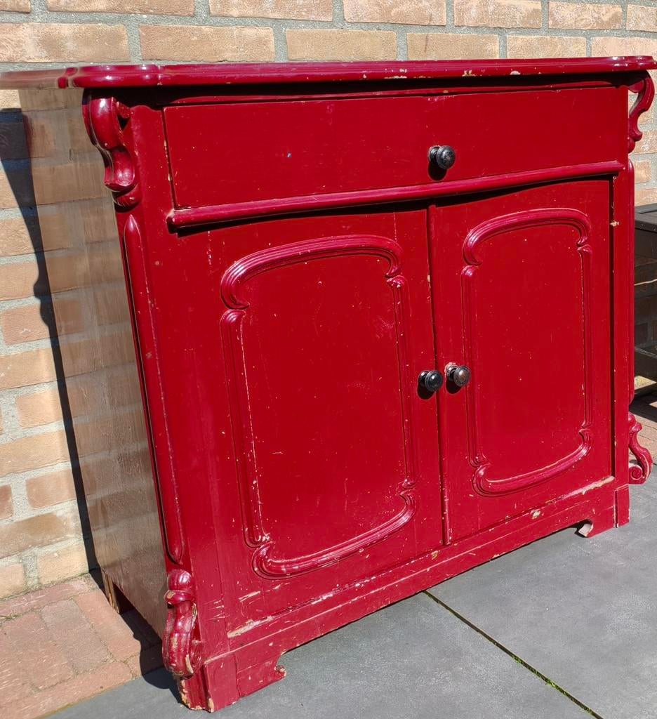 Antiek rood kastje met lade en deurtjes, Antiek en Kunst, Antiek | Meubels | Kasten, Ophalen