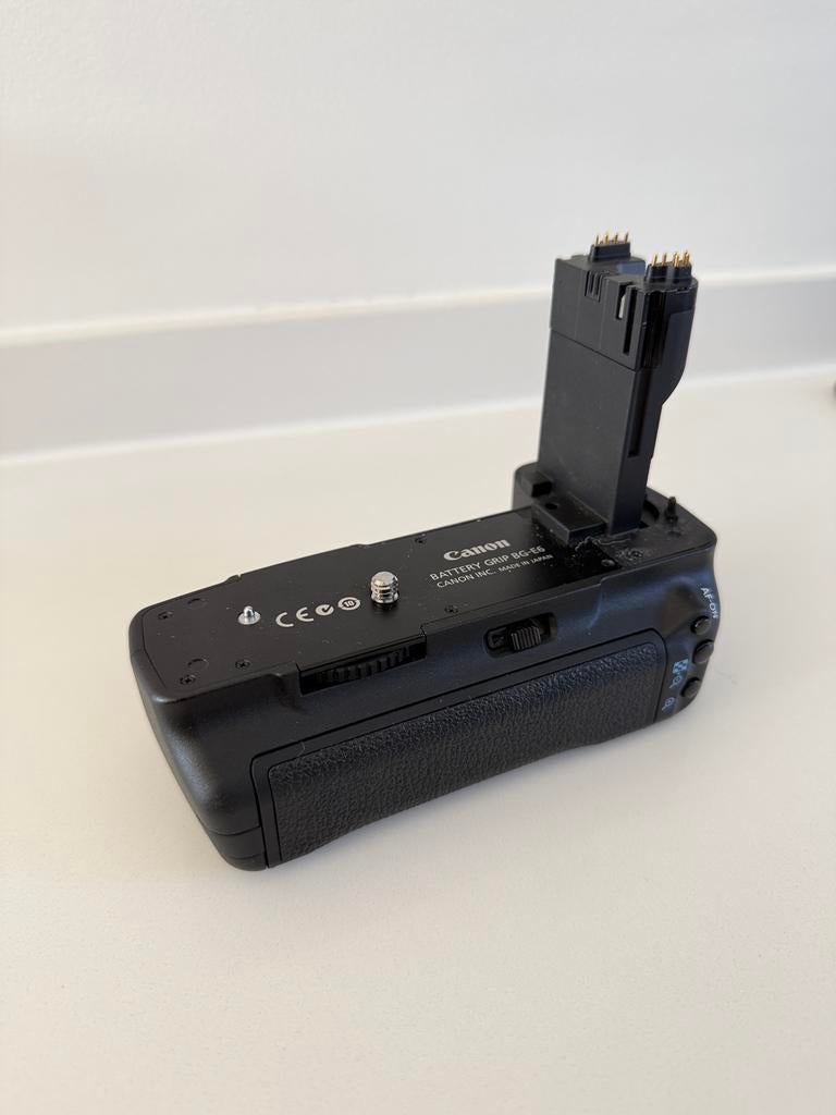 Battery grip bge6 canon, Ophalen of Verzenden, Zo goed als nieuw