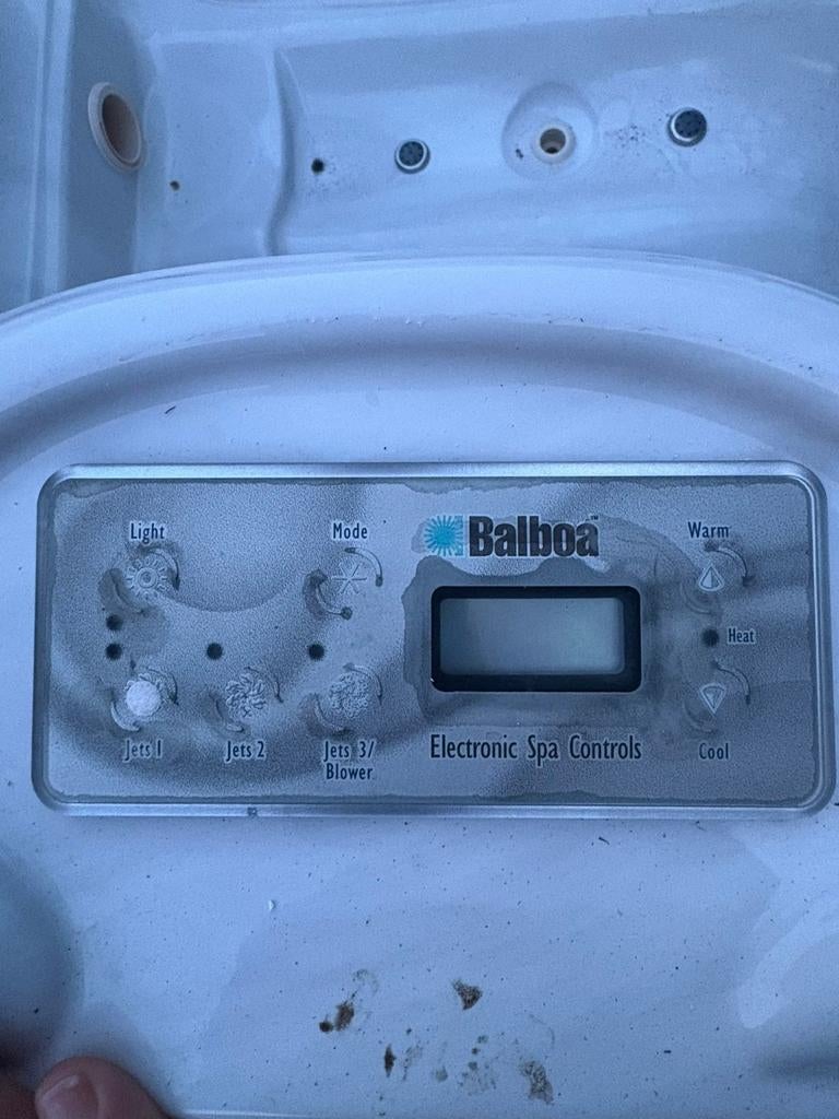 Jacuzzi met 3 zitplaatsen en 1 ligbank, Ophalen of Verzenden