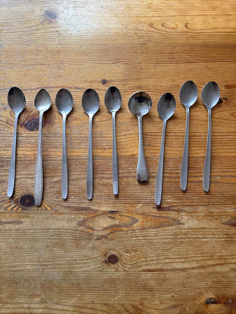 Negen metalen lepels, deels gemerkt "OSLO INOX", Ophalen of Verzenden