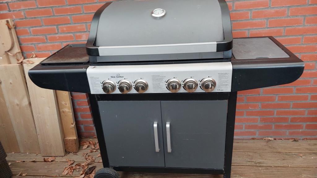 Bbq, BIJNA GRATIS !!, Ophalen, Gebruikt