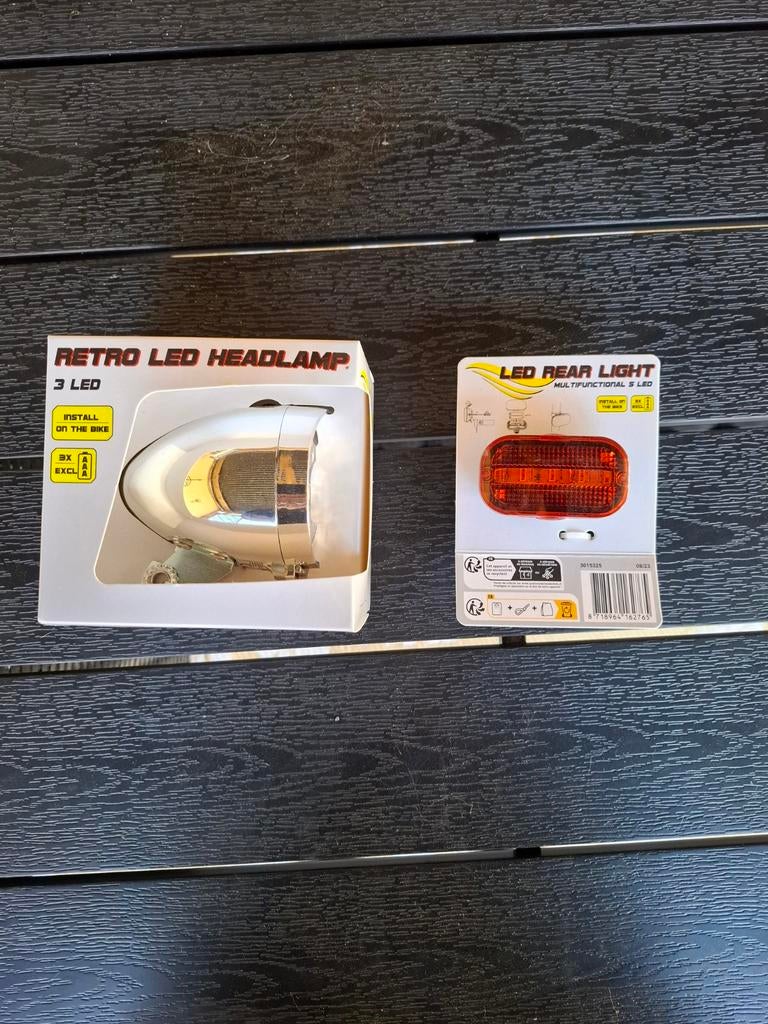 Voor en achterverlichting fiets op batterij., Fietsen en Brommers, Ophalen, Nieuw, Batterij, Verlichtingsset