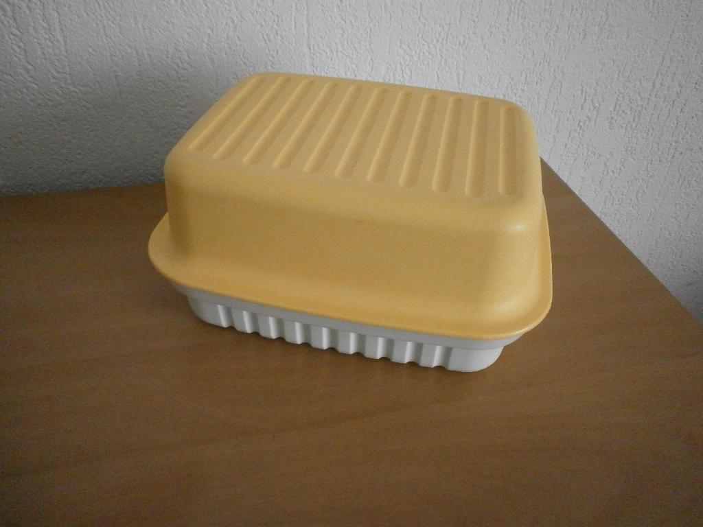 z.g.a.n.  Geel/witte Kaasdoos Kornuit tupperware, Ophalen of Verzenden, Zo goed als nieuw, Geel, Overige typen