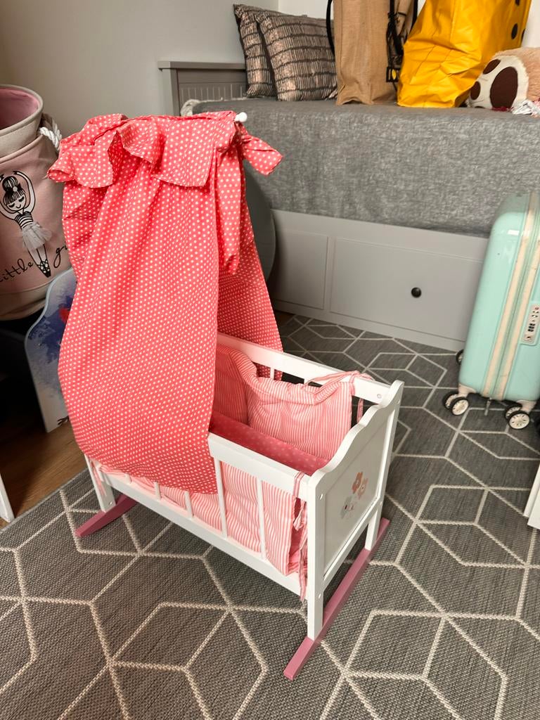 Poppen bedje met poppen accessoires, Ophalen, Gebruikt, Overige typen