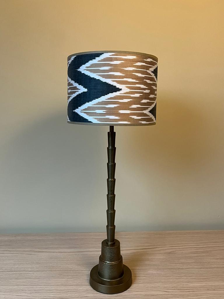 Bruine ikat lampenkap 25x18 cm - Handgemaakt - Atelier Rondé, Huis en Inrichting, Lampen | Lampenkappen, Ophalen of Verzenden