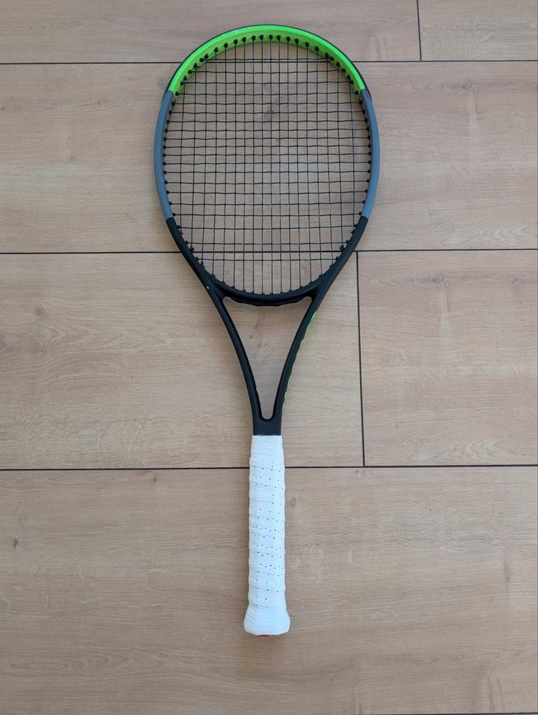 Wilson Blade 98 V7, Sport en Fitness, Tennis, Ophalen of Verzenden, Zo goed als nieuw, Wilson, Racket