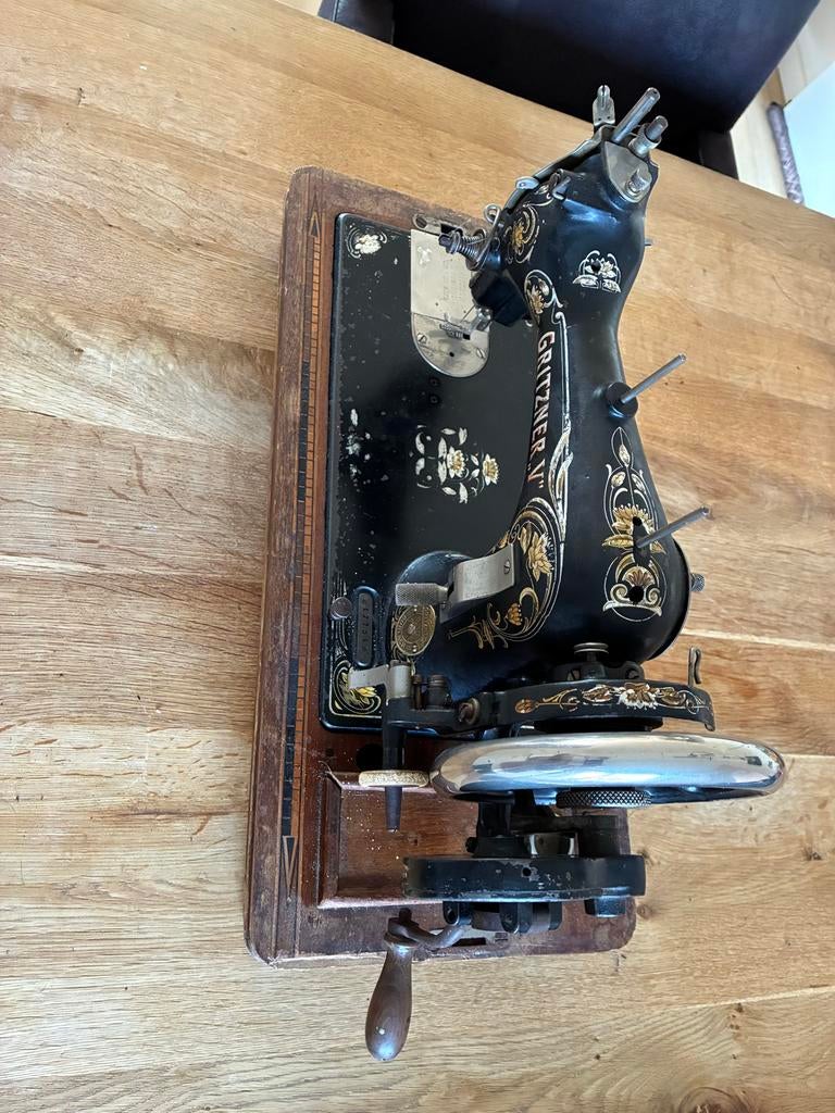 Antieke Gritzner Naaimachine, Ophalen