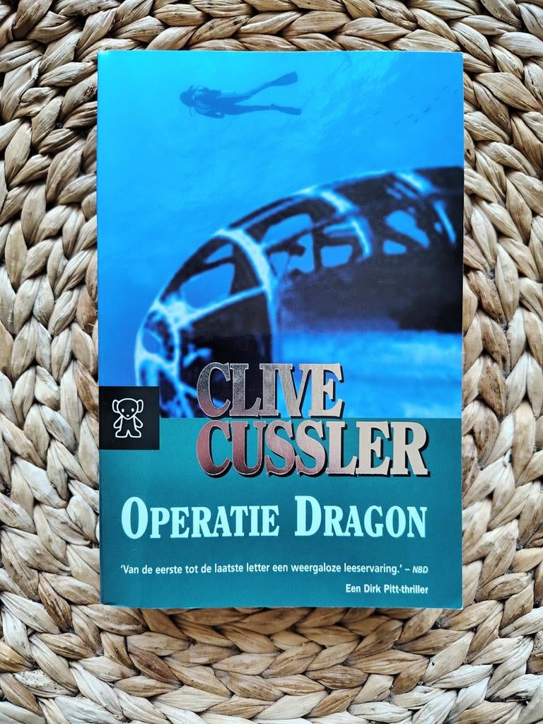 Clive Cussler - Operatie Dragon, Ophalen of Verzenden, Zo goed als nieuw