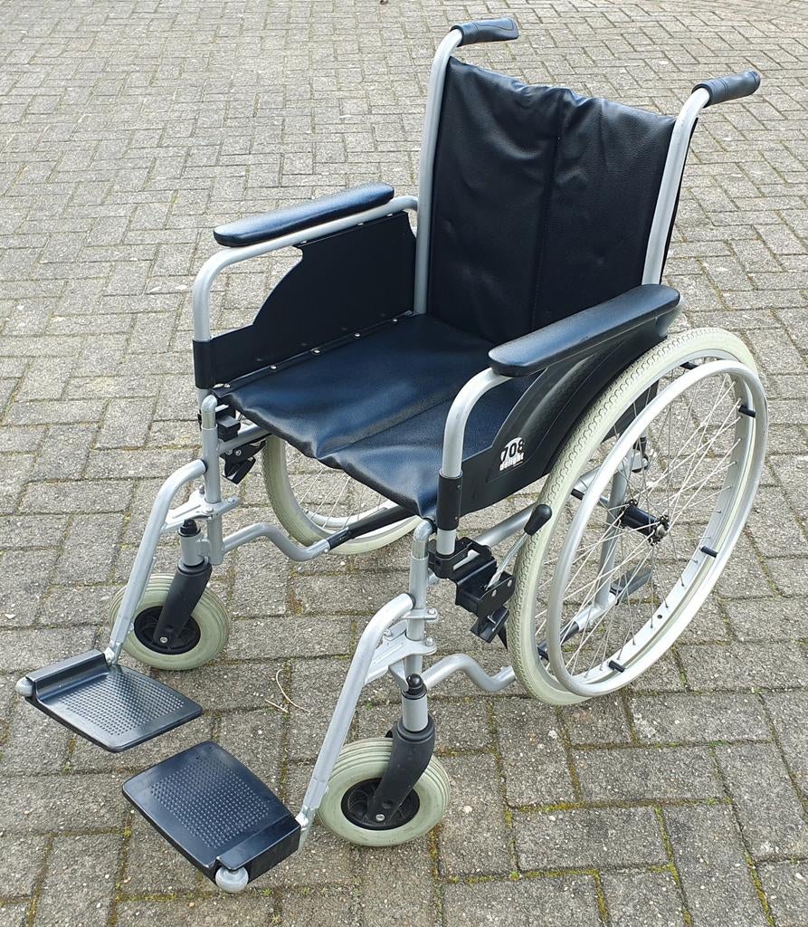 Nette rolstoel inklapbaar merk Vermeiren NIEUWSTAAT, Diversen, Rolstoelen, Bishof en Bishof, Bishof en Bishof, Zo goed als nieuw