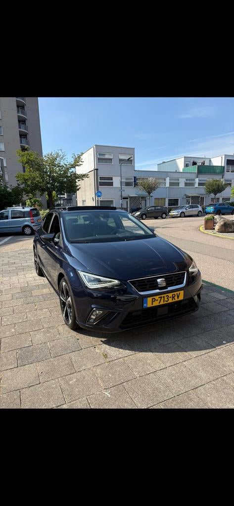 Seat Ibiza 1.0 EcoTSI 110pk Dsg-7 2022 Pano, Zwart, Blauw, Origineel Nederlands, 1100 kg