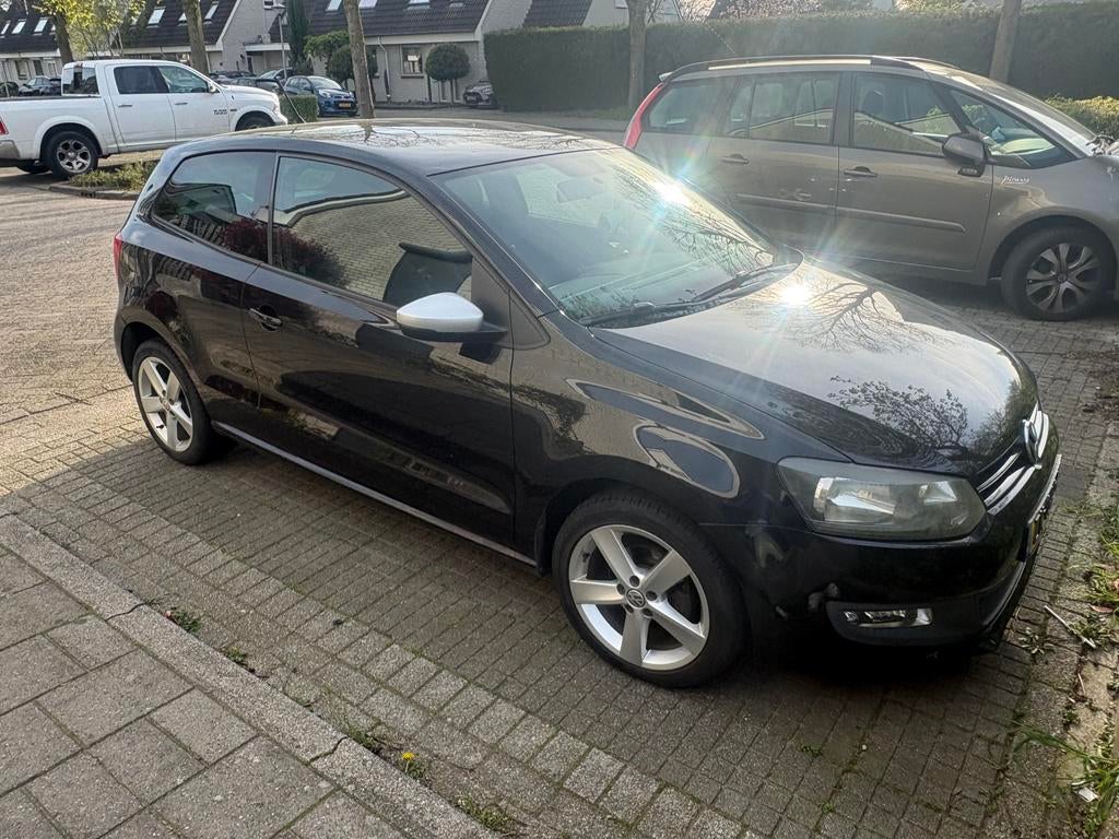 Volkswagen Polo 1.2 6V 44KW 2013 Zwart, Voorwielaandrijving, 967 kg, 40 €/maand, Zwart
