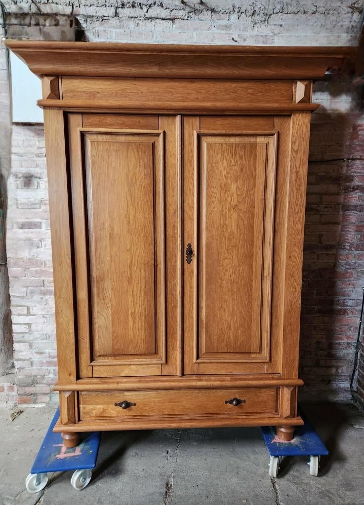 Linnenkast, Ophalen, Gebruikt, Met deur(en), 200 cm of meer