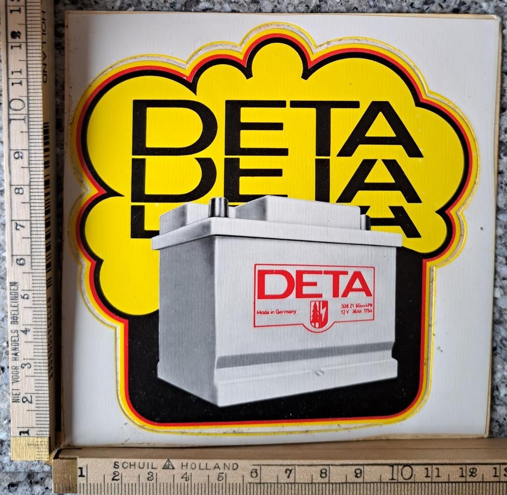 Vintage sticker DETA accu's merk logo, Ophalen of Verzenden, Zo goed als nieuw