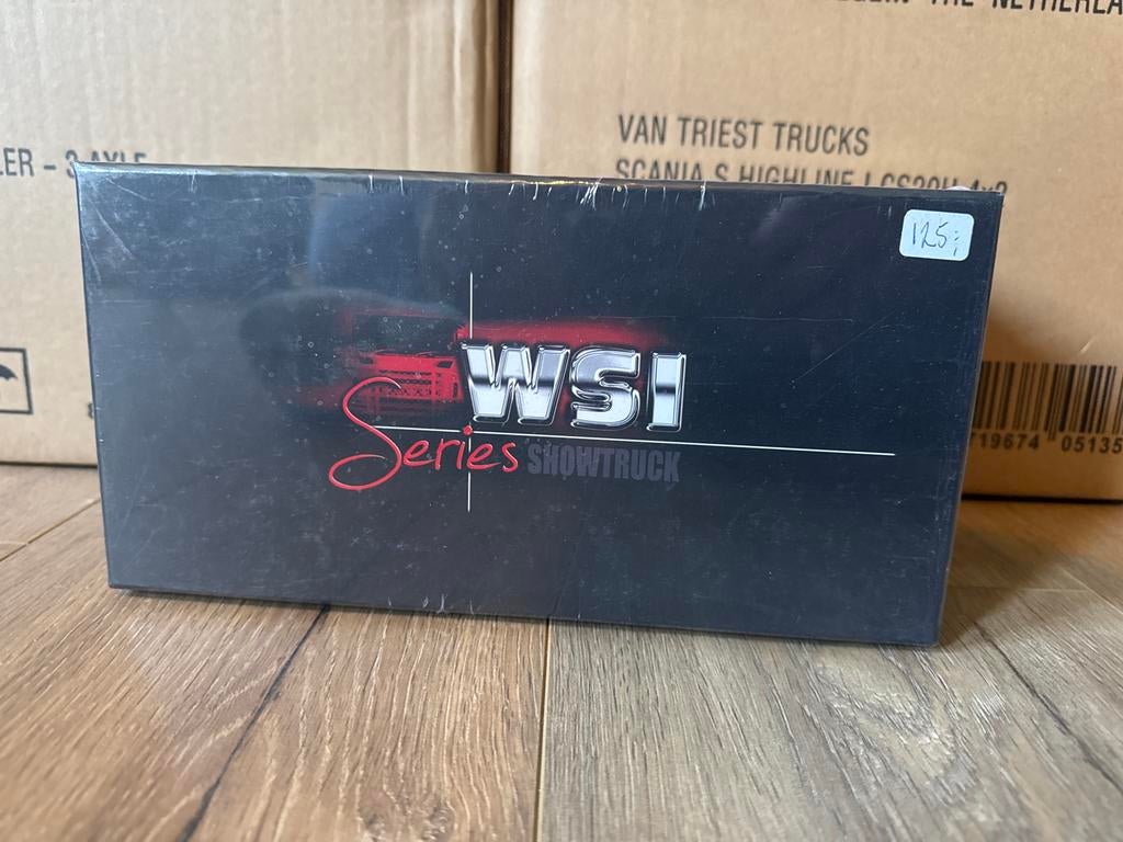WSI Folmer showtruck Scania 1:50, Ophalen of Verzenden, Nieuw, Bus of Vrachtwagen, Wsi