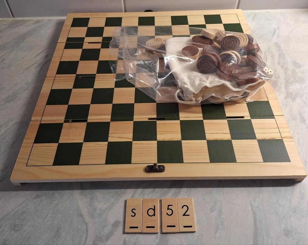 Dambord. Met mooie damstenen in bewaarzakje., Ophalen of Verzenden, Zo goed als nieuw