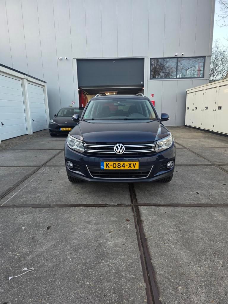 Volkswagen Tiguan 1.4 TSi R-Line 4Motion 160pk volledig Pano, Auto's, 13 km/l, Zwart, 4 cilinders, 2000 kg