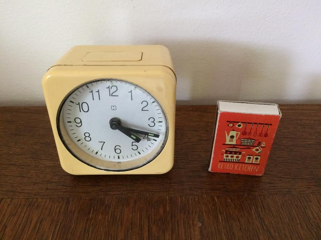 Ouderwets wit opwind wekkertje wijzers geen batterij nodig, Witgoed en Apparatuur, Wekkers, Ophalen of Verzenden, Gebruikt, Analoog