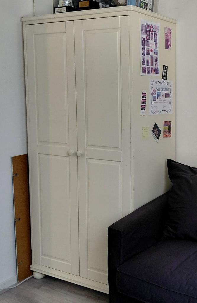 Roomwitte kledingkast - Gebruikt - Afhalen Breda, Huis en Inrichting, Kasten | Kledingkasten, Ophalen, Met deur(en), Gebruikt
