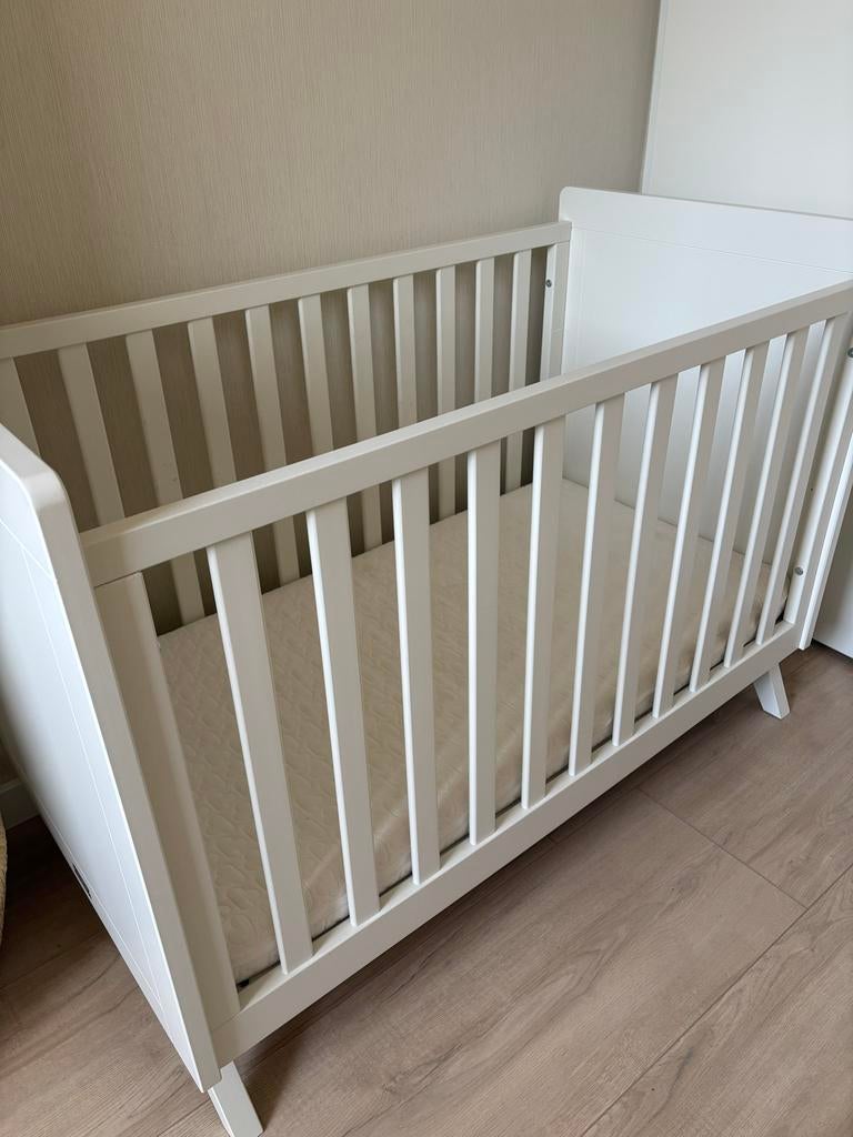 Bopita ledikant met Aerosleep matras, Kinderen en Baby's, Babywiegjes en Ledikanten, Ophalen, Gebruikt, Ledikant