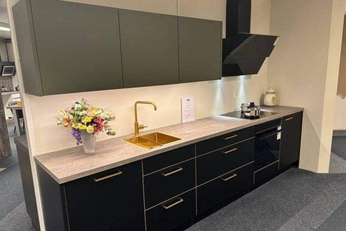 Showroomkeuken Flair Goud, Huis en Inrichting, Ophalen, Zwart, Nieuw, Enkelwandige keuken