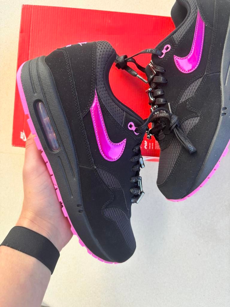 Nike air max 1 premium valentine’s day - maat 45 - nieuw, J, Zwart, Nieuw, Ophalen of Verzenden