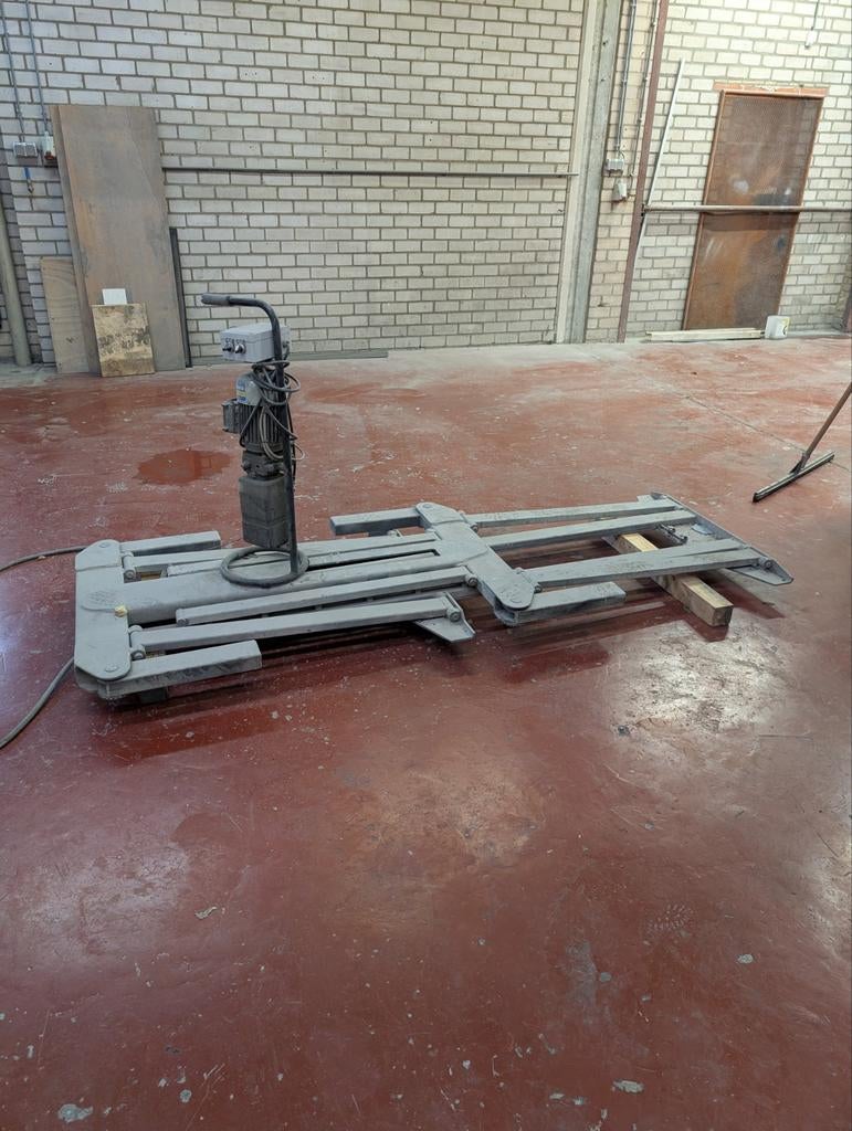 Schuurbrug Autec Hefbrug 2000kg, Ophalen of Verzenden