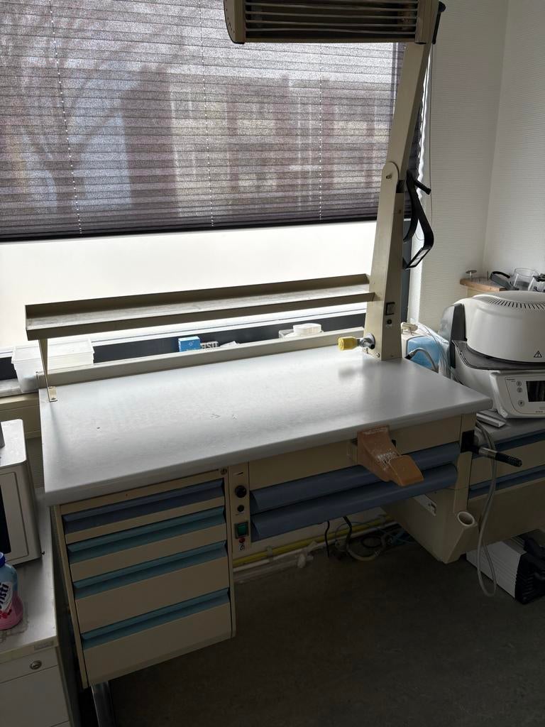 Tandtechniek werktafel met ruime opbergkast, Werkplek, Ophalen, Gebruikt, Tafel
