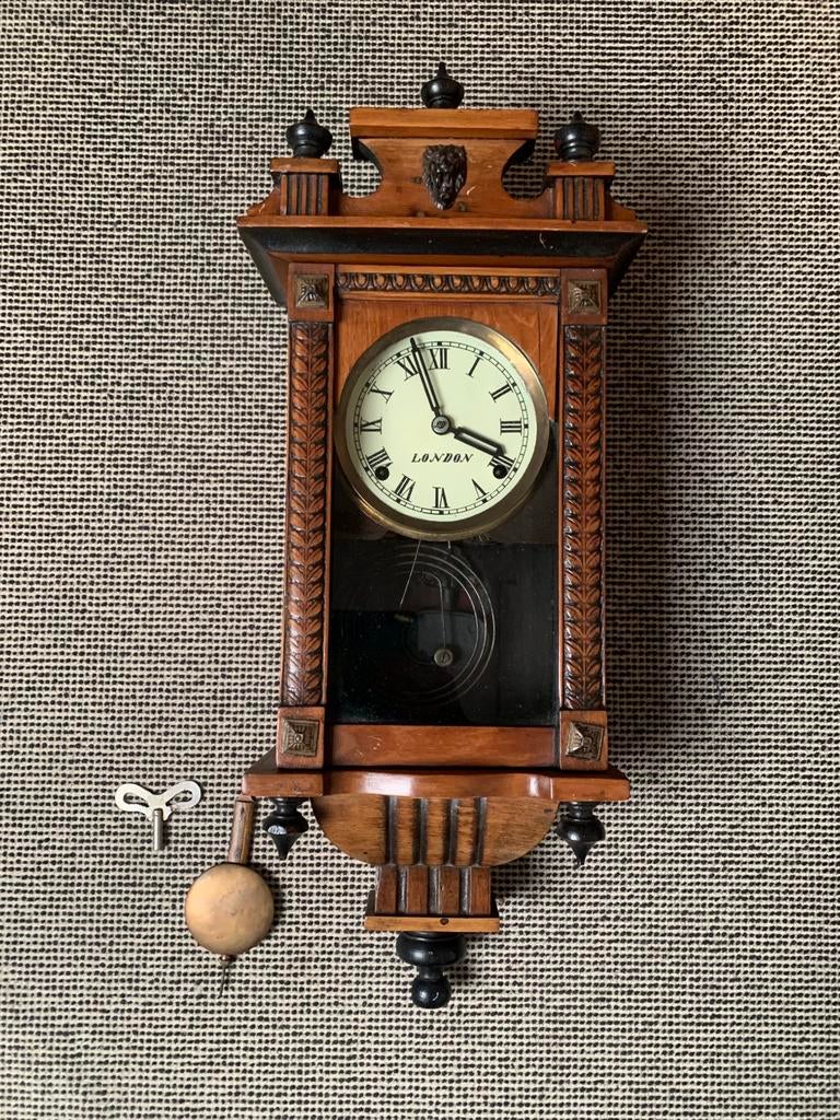 Antieke klok, Ophalen