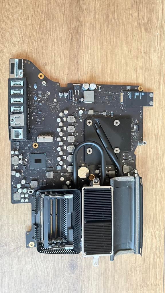 iMac mainboard 2017 + pwr supply, Gebruikt, HDD en SSD, 8 GB, IMac