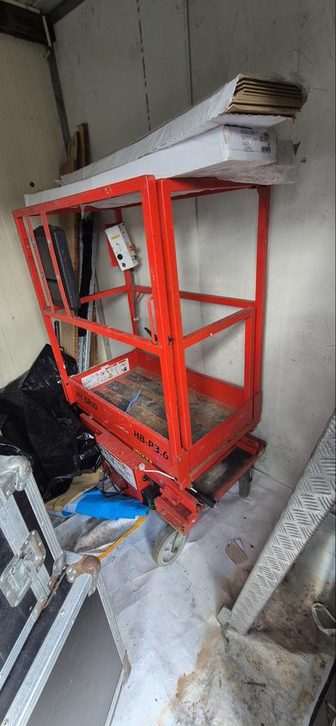 Schaarlift Hy-Grid HB-P3.6, Ophalen