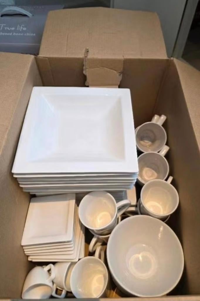 True life serviesset, Huis en Inrichting, Keuken | Servies, Ophalen, Zo goed als nieuw, Overige stijlen, Porselein