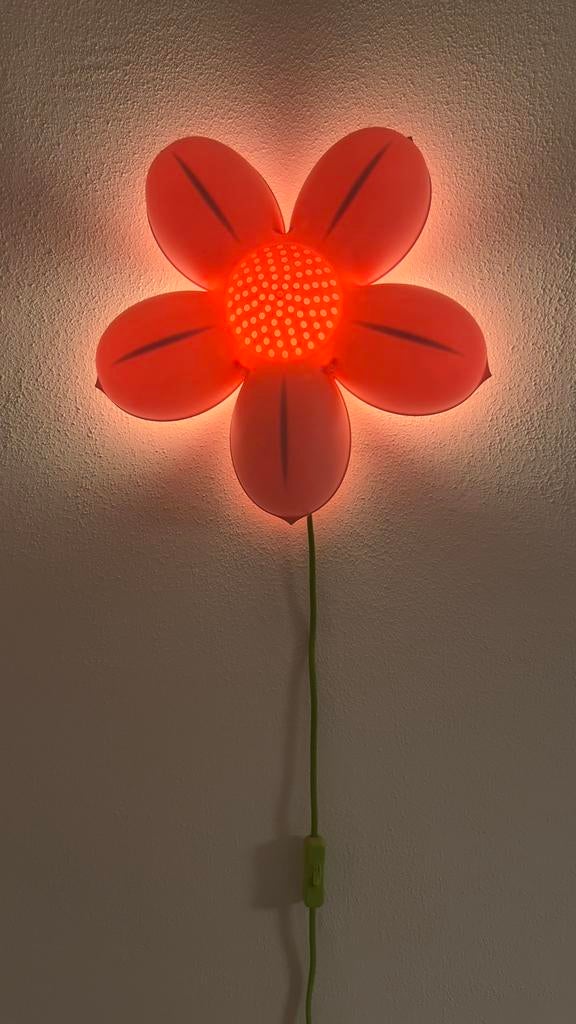 IKEA Bloem Lamp - Roze Wandlamp voor Kinderkamer, Ophalen of Verzenden, Zo goed als nieuw, Kunststof