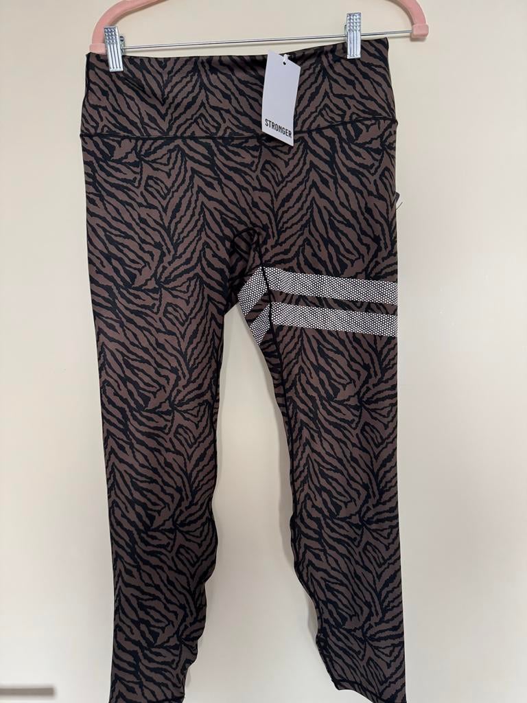 Stronger legging met zebraprint - Nieuw met kaartje, Kleding | Dames, Sportkleding, Maat 38/40 (M), Bruin, Nieuw, Ophalen of Verzenden