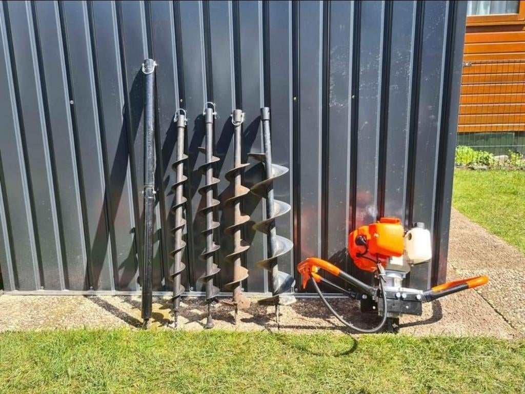 Te huur Krachtige Benzine Grondboor met diverse boren, Doe-het-zelf en Verbouw, Gereedschap | Boormachines, Ophalen, Gebruikt