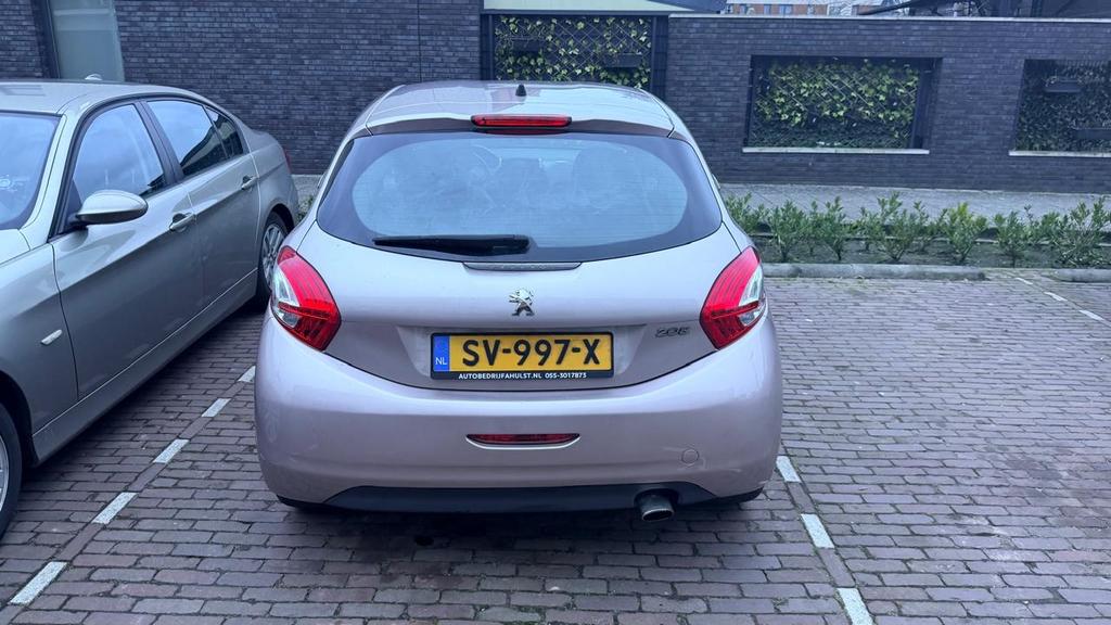 Peugeot 208 1.4 VTI 70KW/95PK 3-D 2012 Grijs, Auto's, Voorwielaandrijving, Handgeschakeld, Hatchback, 1150 kg