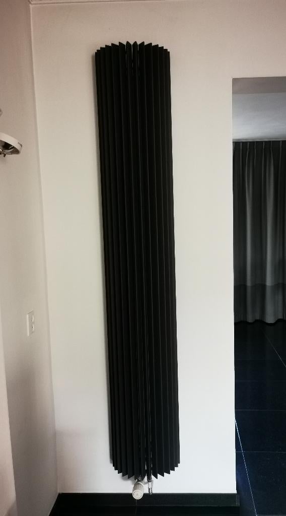 Design radiator antraciet halfrond 200 x 35 cm (2 stuks), Ophalen, Gebruikt, Radiator, Minder dan 60 cm