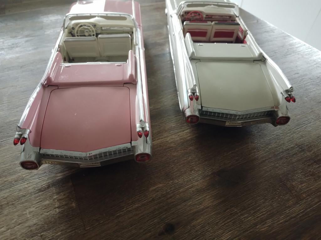 Cadillac 2 stuks, Ophalen of Verzenden, Gebruikt