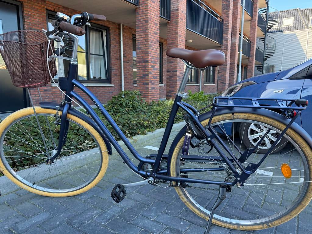 Nette damesfiets, altijd binnen gestaan, Fietsen en Brommers, Fietsen | Dames | Damesfietsen, Overige merken, Velgrem, Versnellingen