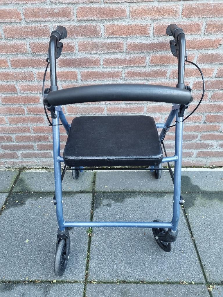 Lichtgewicht rollator van Dunimed - 100% Technisch in orde, Ophalen, Opvouwbaar, Gebruikt