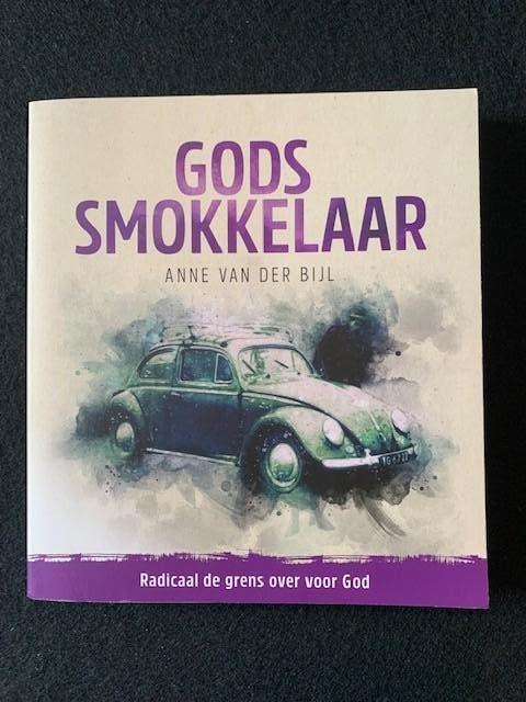 Gods smokkelaar, Radicaal de grens over voor God; A. vd Bijl, Boeken, Godsdienst en Theologie, Gelezen, Ophalen of Verzenden