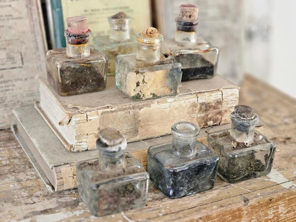 Antieke brocante, oude glazen inktpotjes uit Brussel, Ophalen of Verzenden